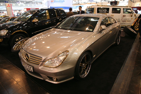 Er din Mercedes for kedelig kan den peppes med ægte guld.